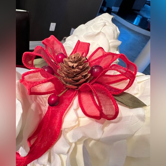 Vintage XL Artisan Rose Petal Christmas Pig in festive basket Faux Floral - Picture 11 of 16